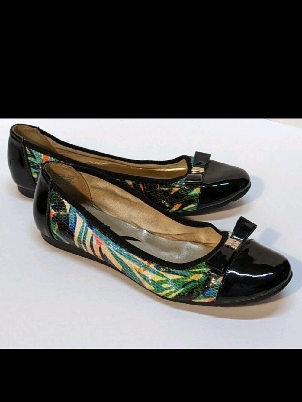 Anne Klein Akatalya Cap Toe  Multicolor Tropical Print Women's Ballet Flats, 8.5